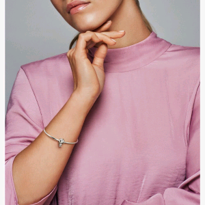 798904C01 PANDORA ORIGINALS CHARM RAGAZZA TEENAGER